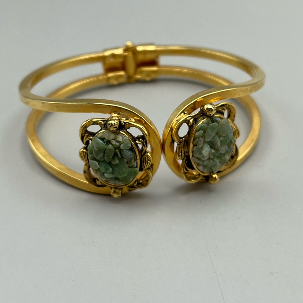 Elegant Gold and Green Stone Bracelet